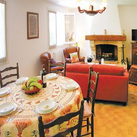 Three-bedroom Holiday In * Plazac